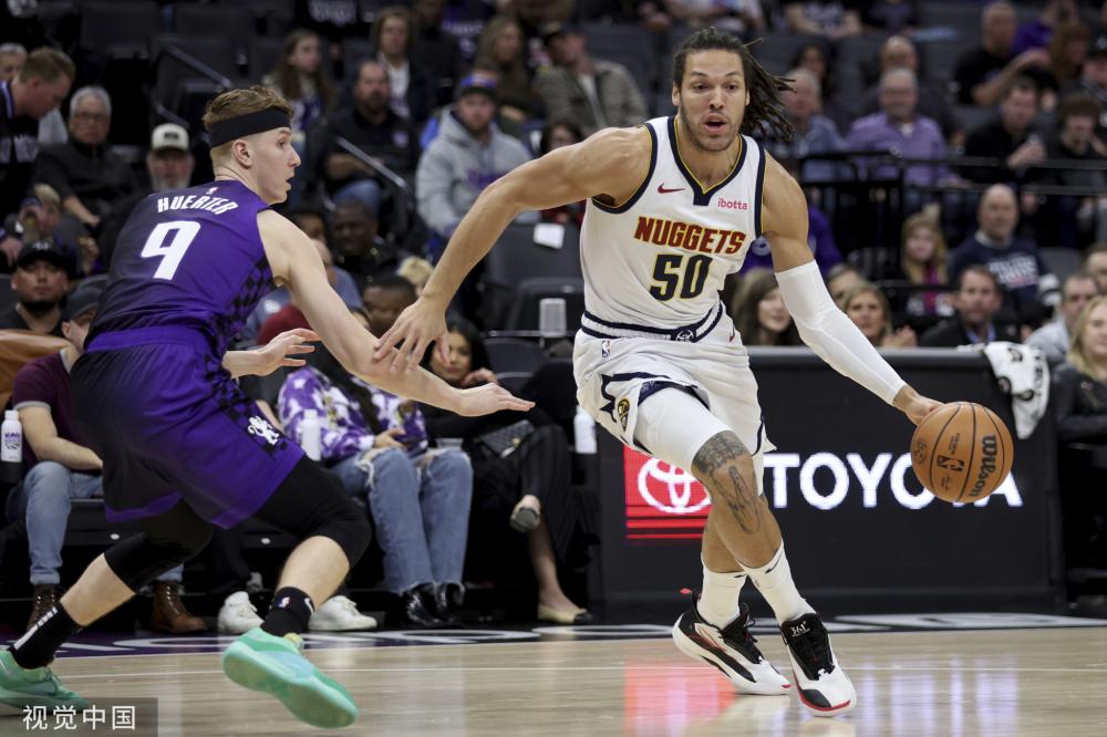 英超赛场上 英超赛场上